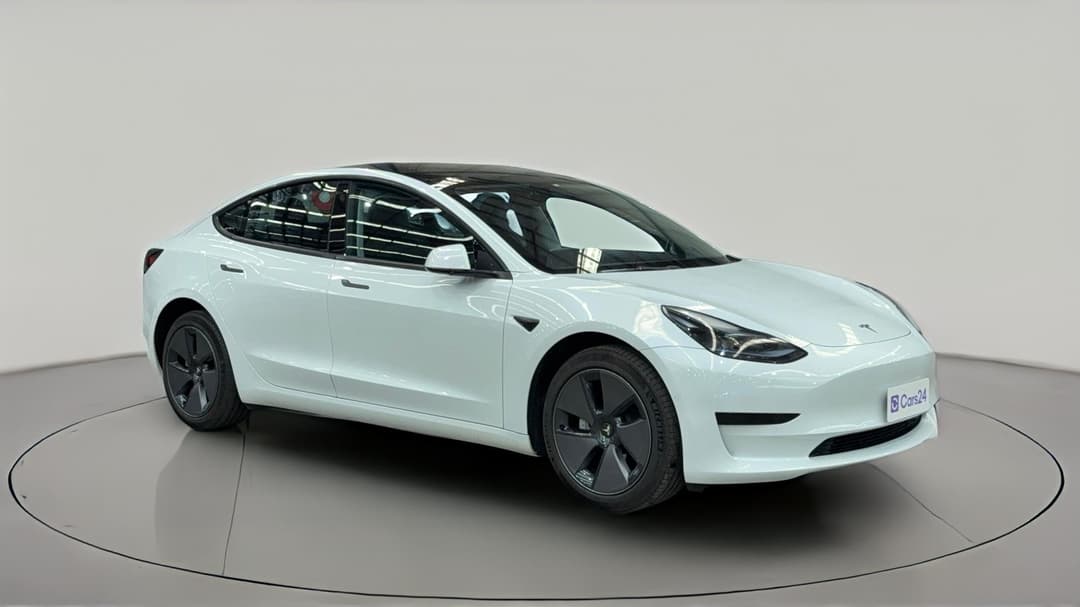 2023 Tesla Model 3 Rear-wheel Drive, Automatic, 40663 km, Right Front Diagonal (45- Degree) View