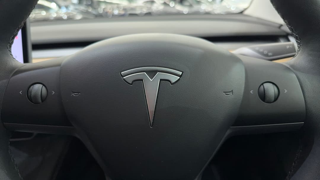 2023 Tesla Model 3 Rear-wheel Drive, Automatic, 40663 km, Utility Switches/Buttons