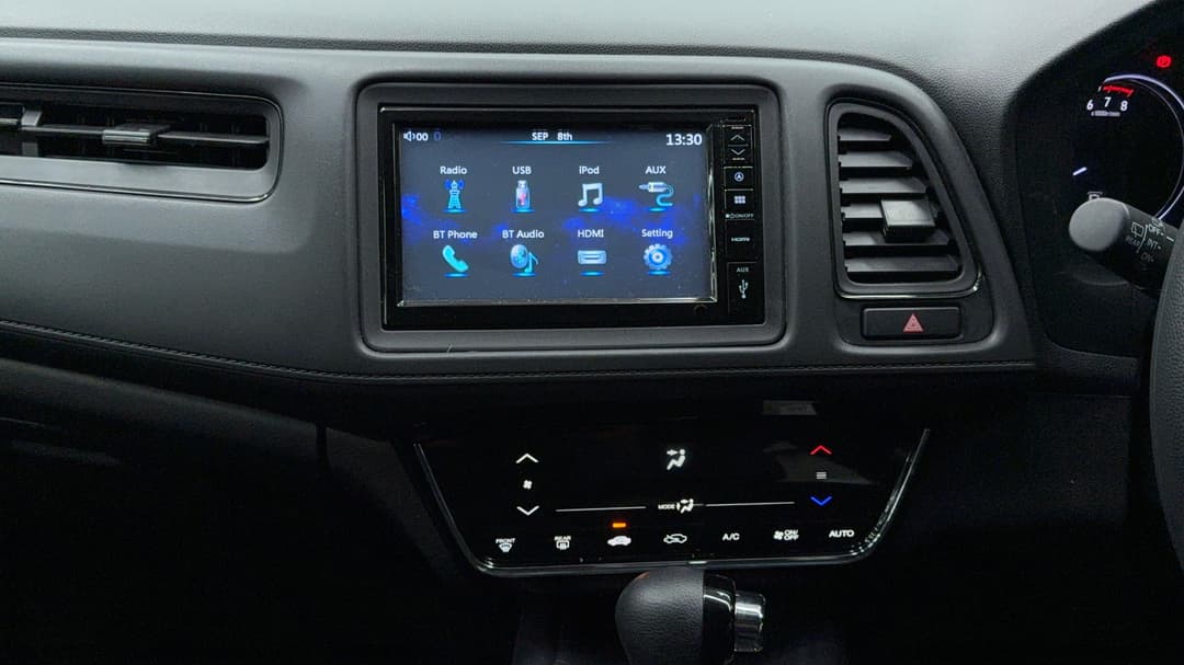 2019 Honda HR-V Vti, Automatic, 75621 km, Center Console