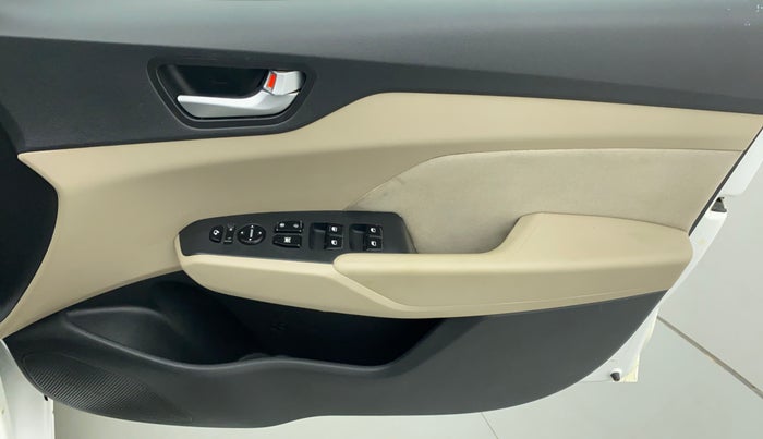 2018 Hyundai Verna 1.6 CRDI SX + AT, Diesel, Automatic, 57,812 km, Driver Side Door Panels Controls