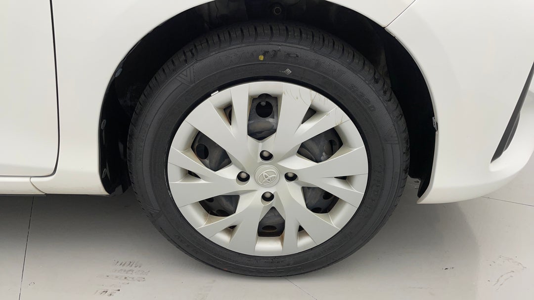 2017 Toyota Yaris Ascent, Automatic, 94768 km, Right Front Wheel