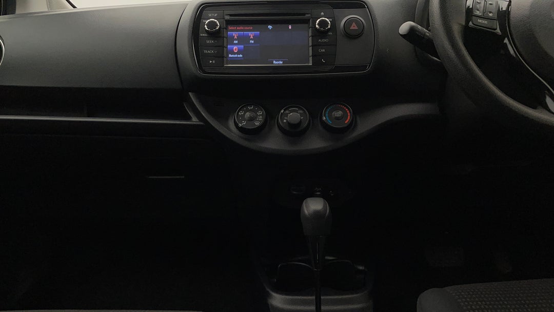 2017 Toyota Yaris Ascent, Automatic, 94768 km, Center Console