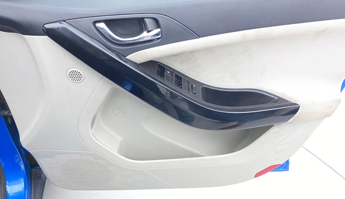 2020 Tata NEXON XZ+ OPT PETROL, Petrol, Manual, 30,393 km, Driver Side Door Panels Control