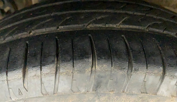 2018 Mahindra KUV 100 NXT K2 P 6 STR, CNG, Manual, 79,461 km, Right Rear Tyre Tread