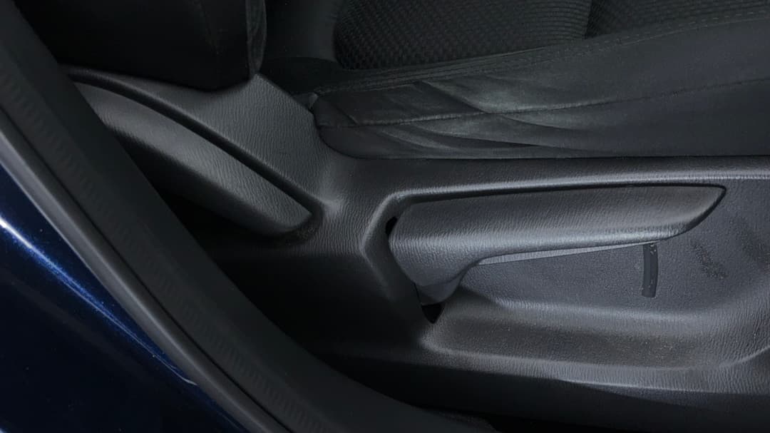 2016 Mazda CX-5 Maxx Sport (4x2), Automatic, 102043 km, Drivers Side Adjustment Panel