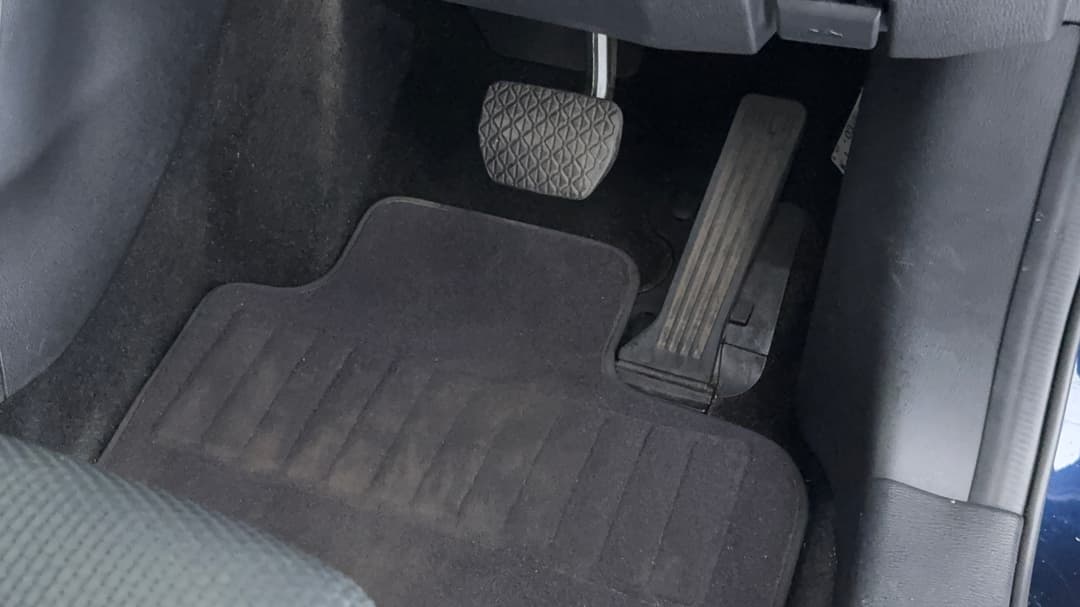 2016 Mazda CX-5 Maxx Sport (4x2), Automatic, 102043 km, Pedals and Footmat