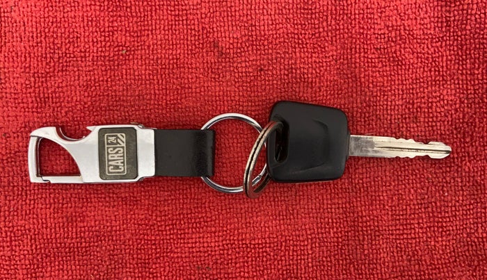 2014 Datsun Go A, Petrol, Manual, 18,499 km, Key Close Up