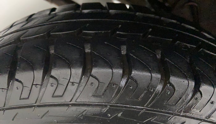2014 Datsun Go A, Petrol, Manual, 18,499 km, Right Rear Tyre Tread