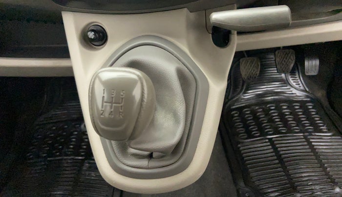 2014 Datsun Go A, Petrol, Manual, 18,499 km, Gear Lever