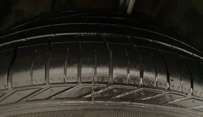 2018 Tata NEXON XZA PLUS DIESEL, Diesel, Automatic, 1,06,510 km, Right Rear Tyre Tread