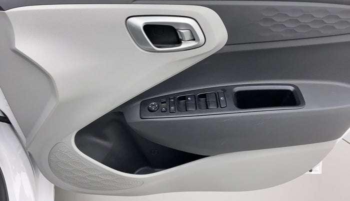 2023 Hyundai GRAND I10 NIOS SPORTZ AMT 1.2 KAPPA VTVT, Petrol, Automatic, 4,453 km, Driver Side Door Panels Control