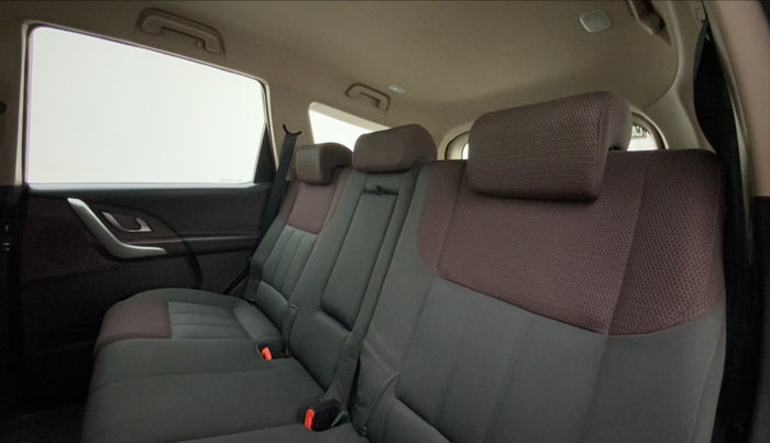 2014 Mahindra XUV500 W6, Diesel, Manual, 94,165 km, Right Side Rear Door Cabin