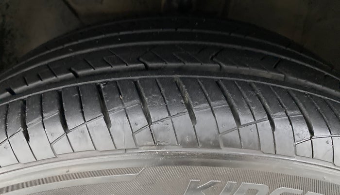 2021 Hyundai NEW I20 ASTA (O) 1.2 MT, Petrol, Manual, 8,751 km, Left Front Tyre Tread
