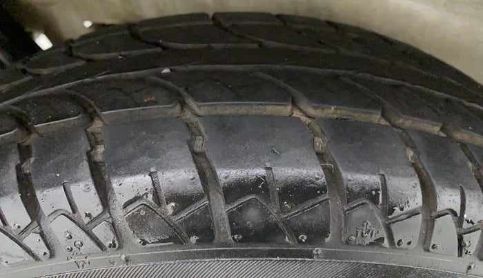 2015 Maruti Wagon R 1.0 LXI, Petrol, Manual, 24,414 km, Right Front Tyre Tread