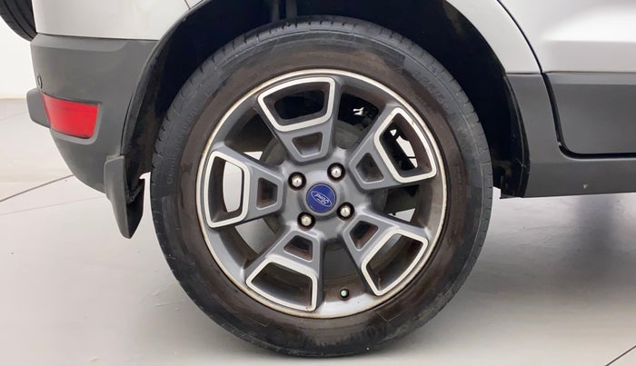 2017 Ford Ecosport TITANIUM+ 1.5L DIESEL, Diesel, Manual, 1,05,290 km, Right Rear Wheel
