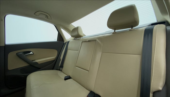 2015 Volkswagen Vento HIGHLINE PETROL, Petrol, Manual, 70,950 km, Right Side Rear Door Cabin