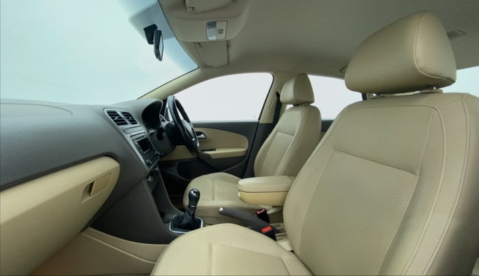 2015 Volkswagen Vento HIGHLINE PETROL, Petrol, Manual, 70,950 km, Right Side Front Door Cabin
