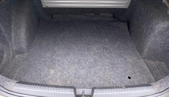 2015 Volkswagen Vento HIGHLINE PETROL, Petrol, Manual, 70,950 km, Boot Inside