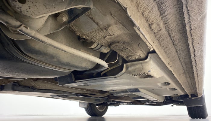 2015 Volkswagen Vento HIGHLINE PETROL, Petrol, Manual, 70,950 km, Right Side Underbody