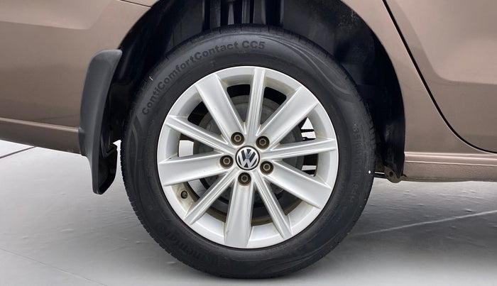 2015 Volkswagen Vento HIGHLINE PETROL, Petrol, Manual, 70,950 km, Right Rear Wheel