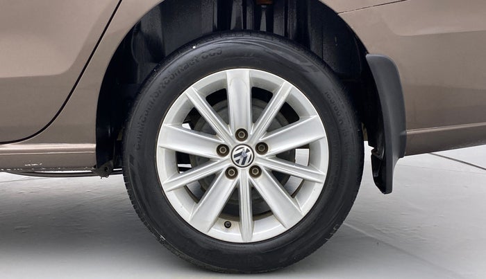 2015 Volkswagen Vento HIGHLINE PETROL, Petrol, Manual, 70,950 km, Left Rear Wheel