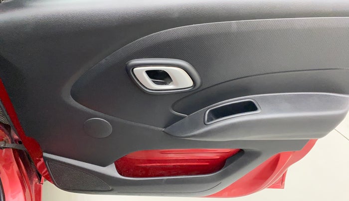 2018 Datsun Redi Go T (O), CNG, Manual, 39,594 km, Driver Side Door Panels Control