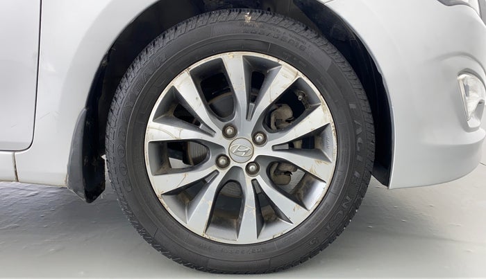 2017 Hyundai Verna 1.6 SX VTVT AT, Petrol, Automatic, 61,747 km, Right Front Wheel