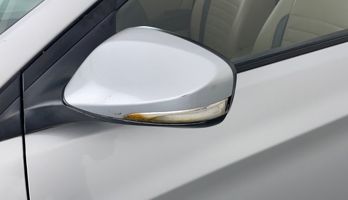 2017 Hyundai Verna 1.6 SX VTVT AT, Petrol, Automatic, 61,747 km, Left rear-view mirror - Indicator light has minor damage