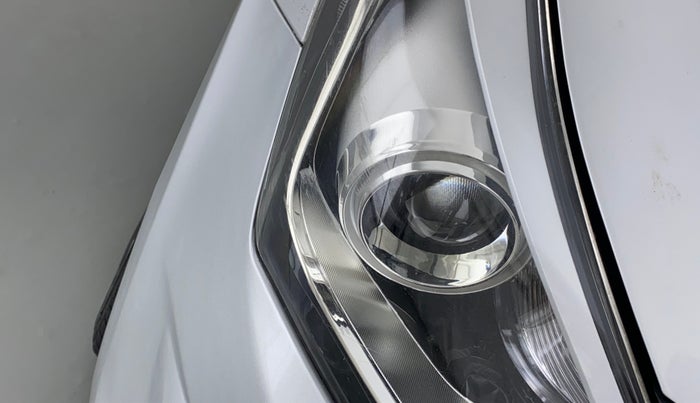 2017 Hyundai Verna 1.6 SX VTVT AT, Petrol, Automatic, 61,747 km, Right headlight - Minor scratches