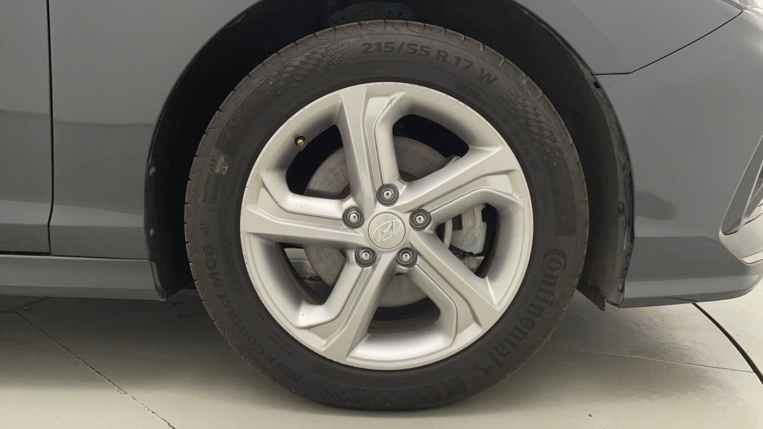 2018 Hyundai Sonata Active, Automatic, 108925 km, Right Front Wheel