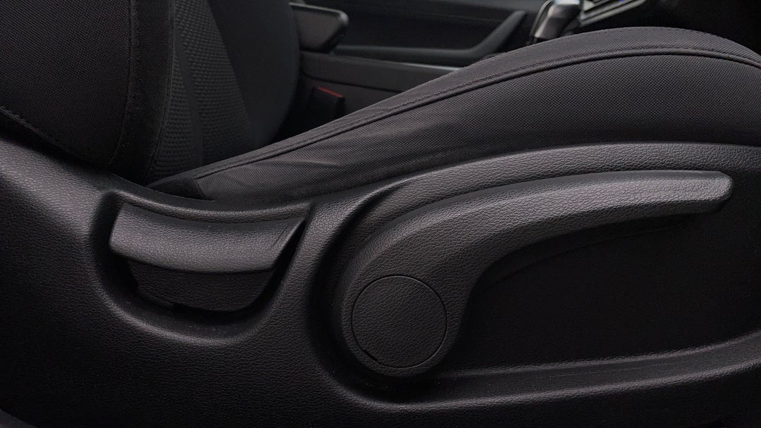 2018 Hyundai Sonata Active, Automatic, 108925 km, Drivers Side Adjustment Panel