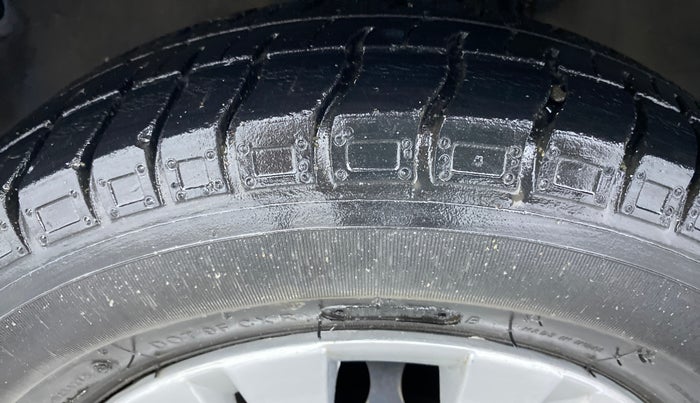2018 Maruti Alto 800 LXI, Petrol, Manual, 34,968 km, Left Front Tyre Tread