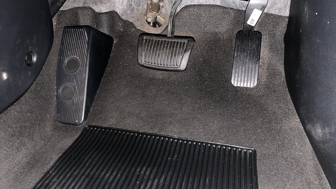 2022 Kia Stonic S, Automatic, 56342 km, Pedals and Footmat