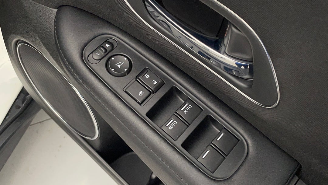 2016 Honda HR-V Vti-s, Automatic, 33171 km, Drivers Side Door Panel Controls