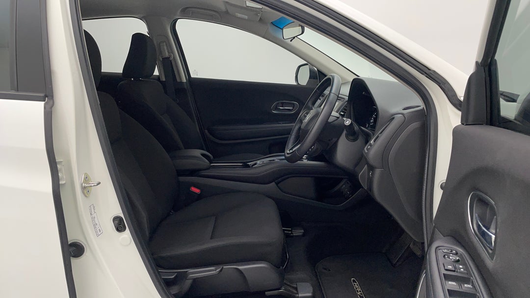 2016 Honda HR-V Vti-s, Automatic, 33171 km, Right Side Front Door Cabin View