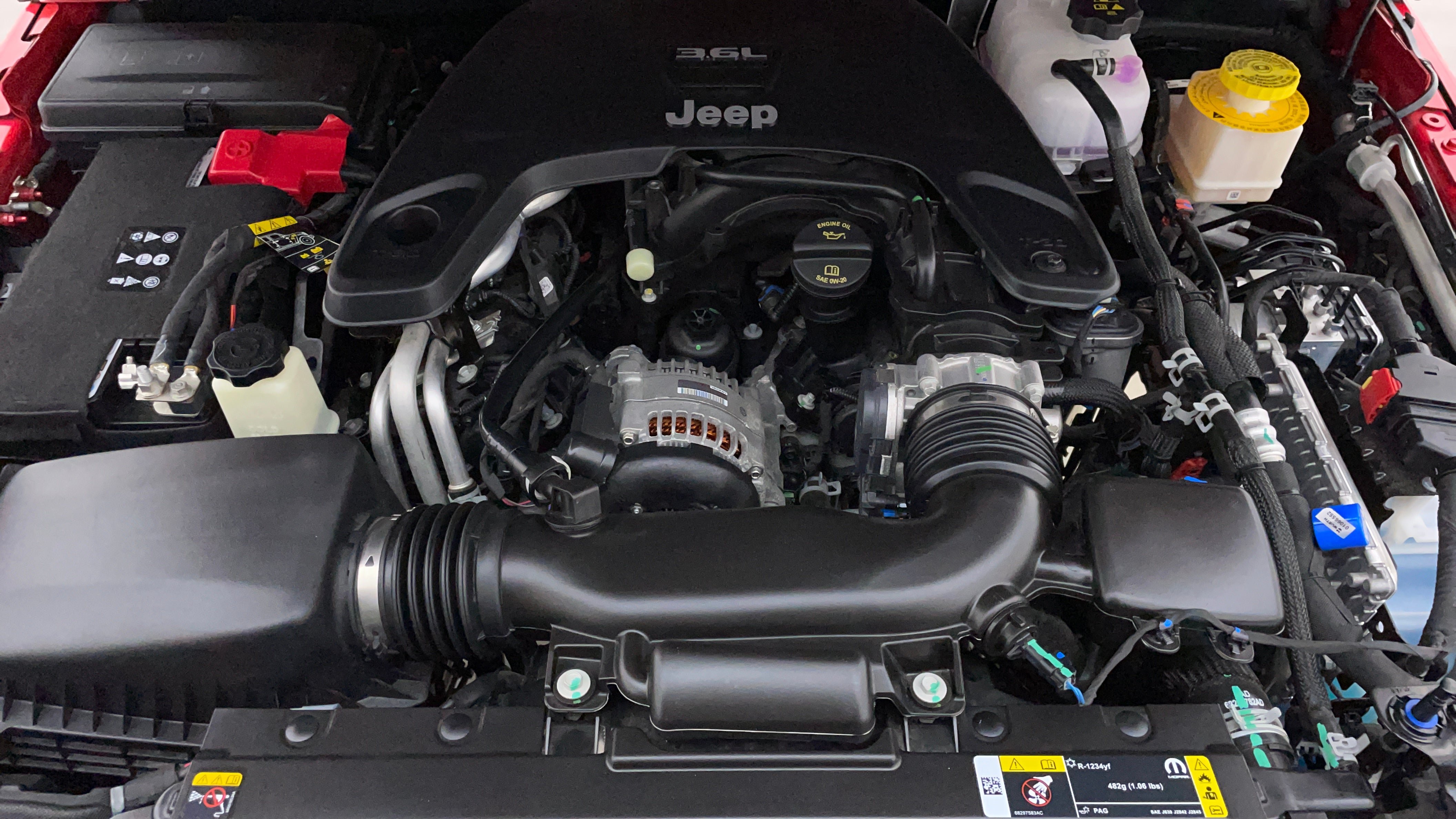 Jeep Gladiator-Engine Bonet View