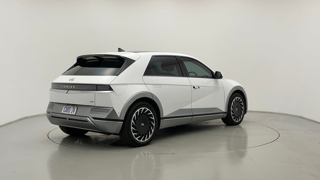 Right Back Diagonal (45- Degree) View