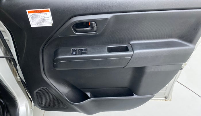 2021 Maruti New Wagon-R LXI CNG 1.0 L, CNG, Manual, 48,315 km, Driver Side Door Panels Control