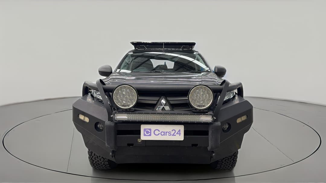 2022 Mitsubishi Triton Glx-r (4x4), Automatic, 37568 km, Front View
