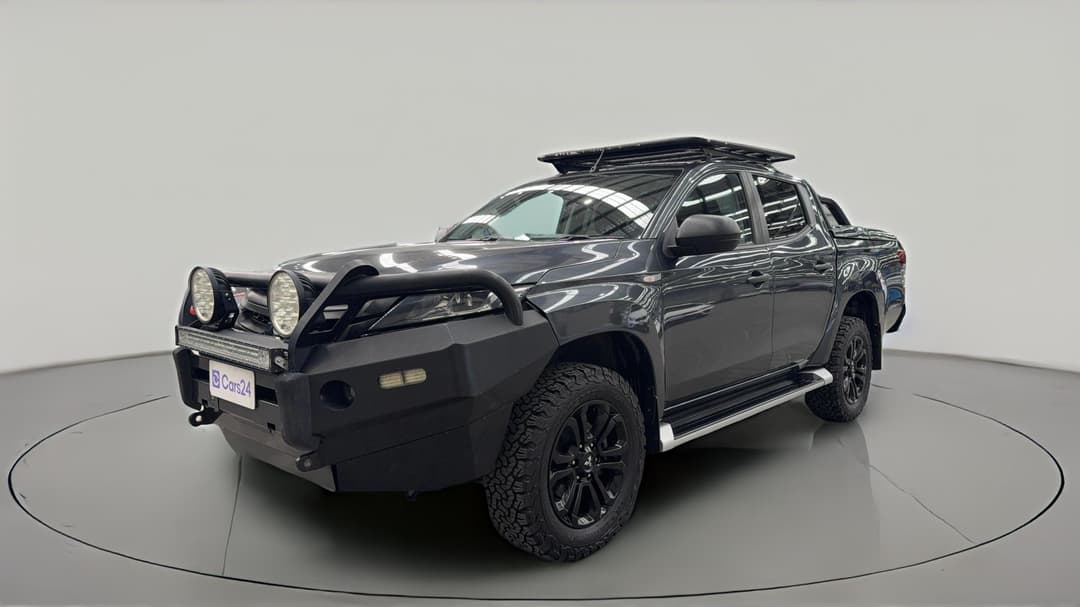 2022 Mitsubishi Triton Glx-r (4x4), Automatic, 37568 km, Left Front Diagonal (45- Degree) View