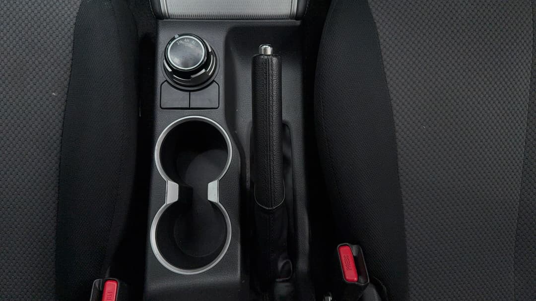 2022 Mitsubishi Triton Glx-r (4x4), Automatic, 37568 km, Handbrake