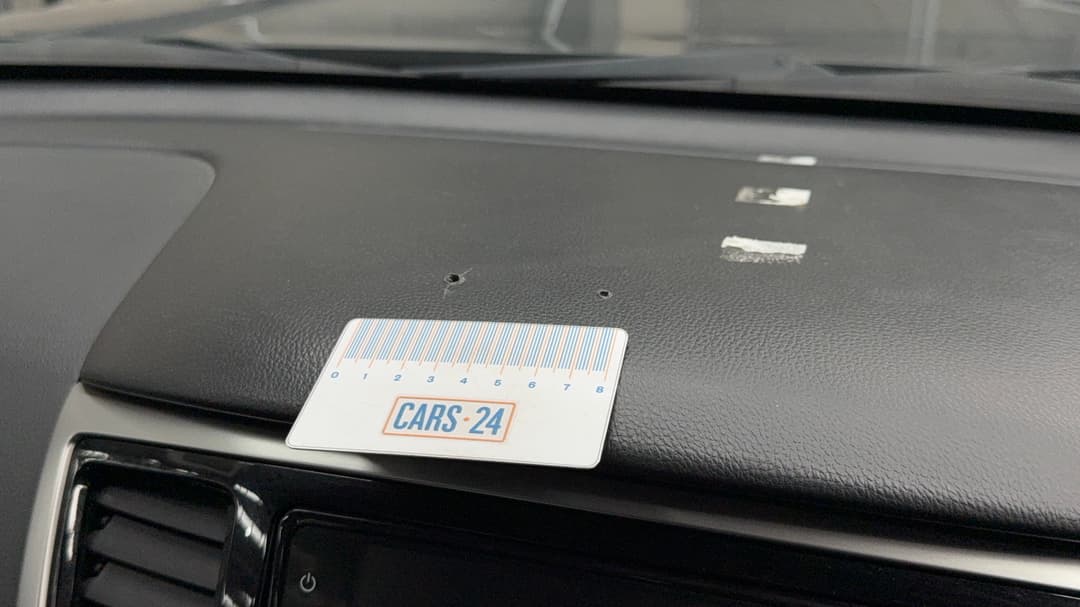 2022 Mitsubishi Triton Glx-r (4x4), Automatic, 37568 km, Dashboard Scratch