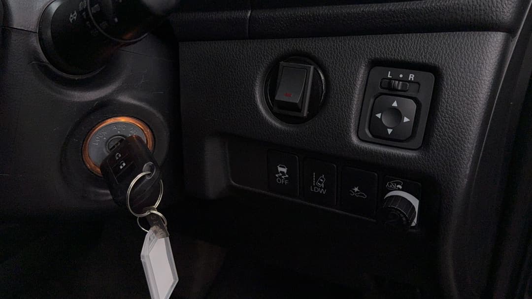 2022 Mitsubishi Triton Glx-r (4x4), Automatic, 37568 km, Utility Switches/Buttons