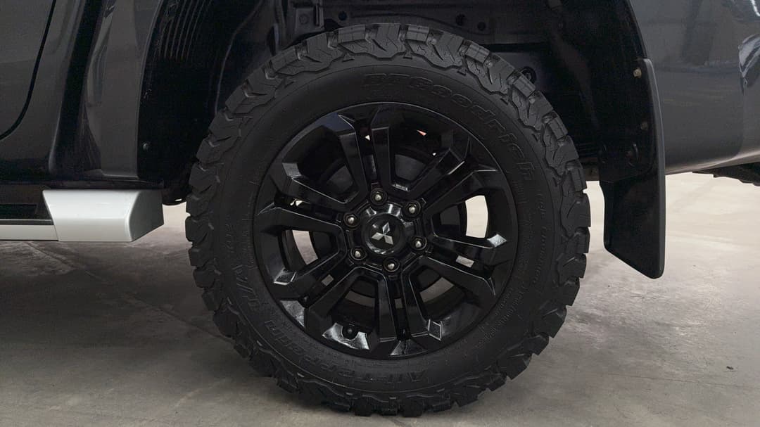 2022 Mitsubishi Triton Glx-r (4x4), Automatic, 37568 km, Left Rear Wheel