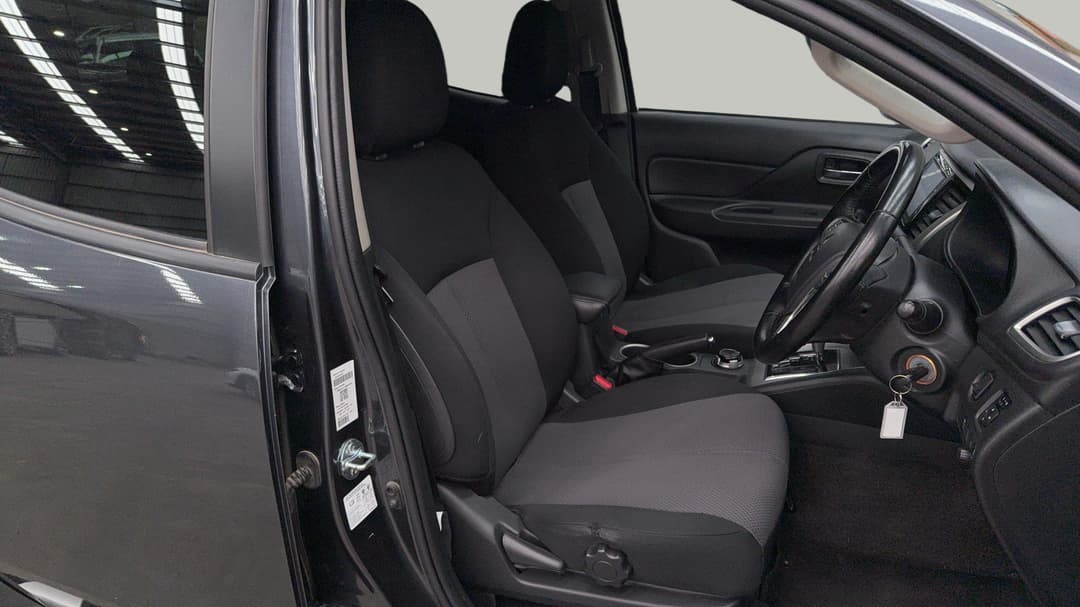 2022 Mitsubishi Triton Glx-r (4x4), Automatic, 37568 km, Right Side Front Door Cabin View