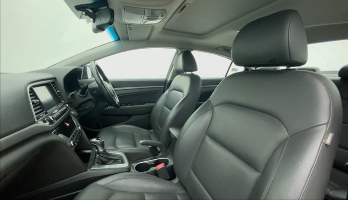 2017 Hyundai New Elantra 2.0 SX(O) AT PETROL, Petrol, Automatic, 61,739 km, Right Side Front Door Cabin