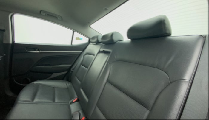2017 Hyundai New Elantra 2.0 SX(O) AT PETROL, Petrol, Automatic, 61,739 km, Right Side Rear Door Cabin