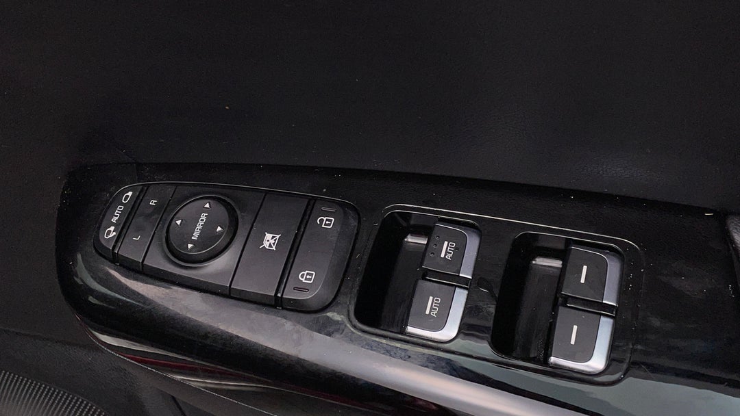 2017 Kia Sportage Gt-line (awd), Automatic, 66944 km, Drivers Side Door Panel Controls