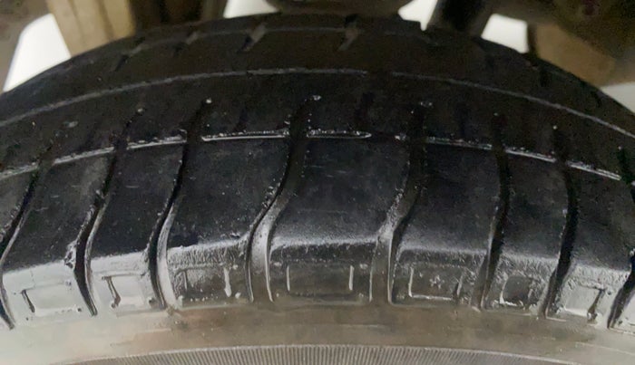 2019 Maruti Alto 800 VXI, Petrol, Manual, 45,377 km, Right Front Tyre Tread