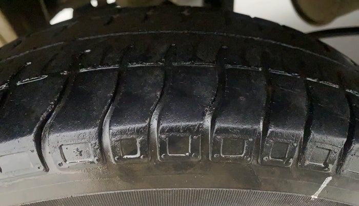 2019 Maruti Alto 800 VXI, Petrol, Manual, 45,377 km, Left Front Tyre Tread